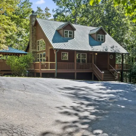 Cozy Cabin Near Helen + Hot Tub + Fire Pit + Game Room + More