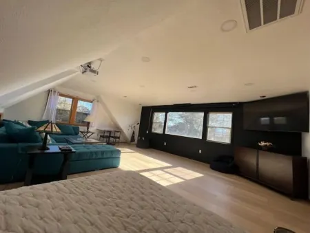 LakeFront*15’ Theater Screen*Kayaks*4Acres*FirePit