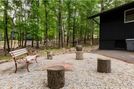 Gorgeous Lake Cabin in the Poconos with private hot tub