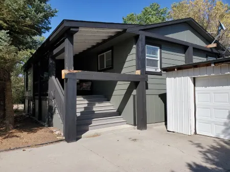 Beautiful Home in Glendo