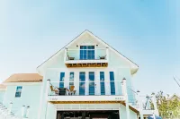 Waterfront with spectacular views, peaceful and private duplex, fishermens dream 레이크 로드 와이너리 주변 호텔
