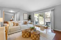 Cozy Modesto Charmer: 3 bedrooms 2 baths