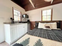 Casita 1, Tiny Home in Wood Area, 1 Mile From Glacier Entrance- 2 Guests