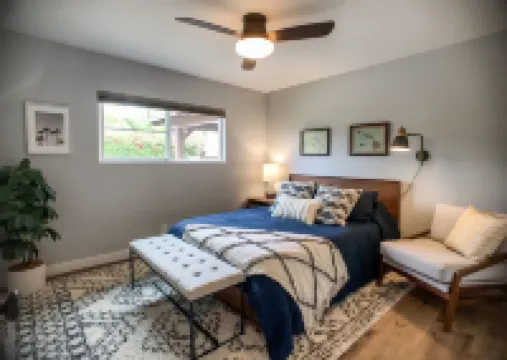 Gorgeous Detached Custom Craftsman Home - Walk to Beach!