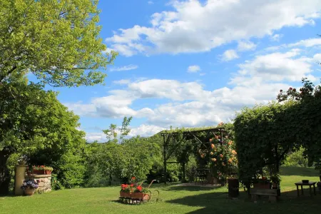 In the farmhouse romantic flat for 2 persons. Panoramic view!