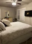 Beautifully remodeled Bungalow steps away from Historic Route 66 and SNU