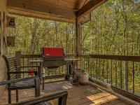 Rustic Log Cabin Retreat, Hot Tub + Firepit Hotels in Cherry Log