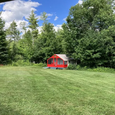 GLAMP SUZANNE: CANVAS CABIN ON PRETTY ADIRONDACK FARM OFFERS PRIVACY AND VIEWS