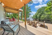 The Gate House - Lake Views and Private Cove