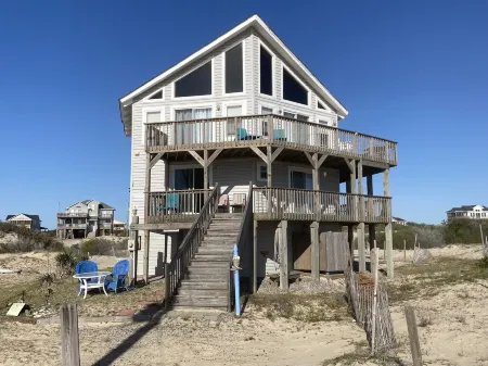 Gorgeous 6Br House, Wild Horses, Stunning Views! Private Parking. 4WD Required.