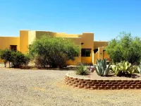 Hacienda de los Arbolitos - *HOT TUB* and Peace Hotels in Cornville
