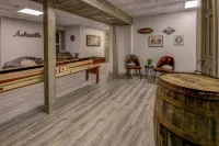 Owl’s Nest Treetop Oasis - 25 to Avl, 25 to Hatley Pointe Ski Resort