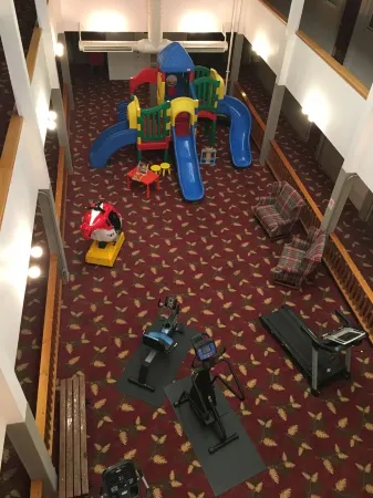 Remodeled Condo! Ski-in/Ski-out 2BR washer/dryer, Large Deck, Bike Storage