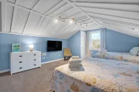 4-Bedroom Haven with Saltwater Pool - Your Ultimate Escape Awaits!