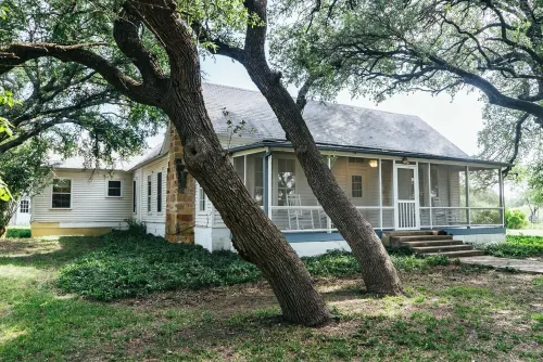 Leaning Oaks Ranch - A Perfect Texas Hill County Ranch Getaway!