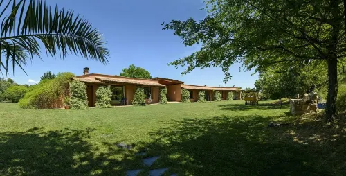 Eco Cottage in charming village in rural Costa Brava. Swimming pool-big garden