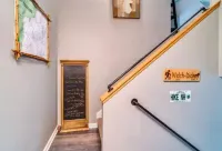 Bear Chase Bungalow - Sleeps 6. Close to Hiking, Biking, Golf and More!