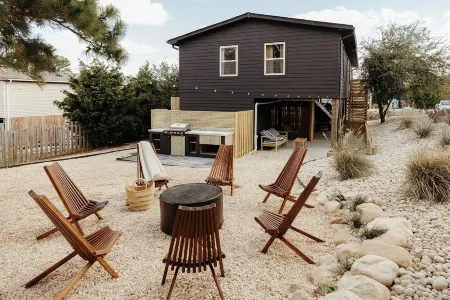 The Haven • Outdoor Tub • Backyard Oasis • As seen on Magnolia Network Отели в г. Килл-Девил-Хилс