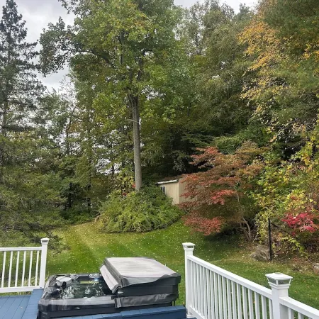 3-bedroom Candlewood Lakeside house