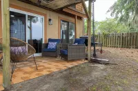 Romantic Waterfront Getaway 1st Floor Deep Water Views