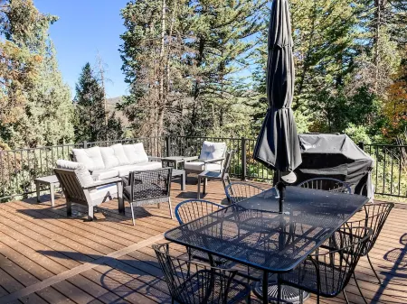 Forest Hideaway, 1 Min from Woodward, Sleeps 10