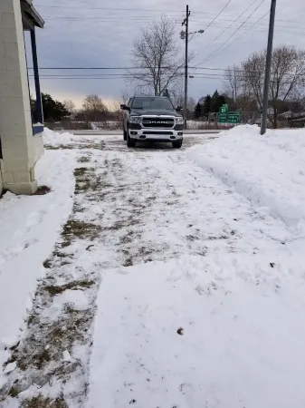 Your vacation starts here! Fully Furnished 3 bedroom home! Close to Ferry's!