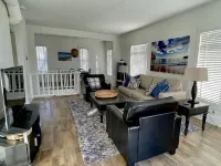 Coastal Dreams -- Roomy 2-Bedroom Apartment Nestled in Downtown Saugatuck