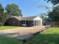 Charming 3-bedroom house near downtown