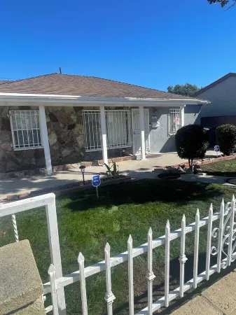 Dream Home with a Pool and Private Backyard.  Family Oriented. Instant Booking.