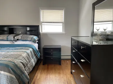 The Port Blair Residence - 2 blocks from the beach, Pool, beach badges included