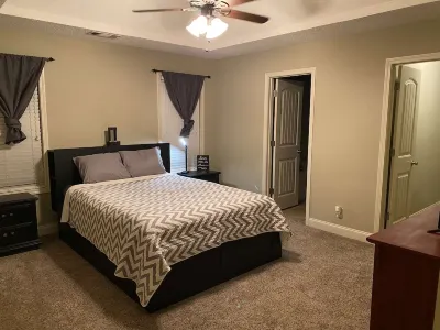 NEW LISTING - GREAT LOCATION! 3Br/2Ba