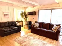 Spacious House short walk to Bills Stadium Hotel di Orchard Park