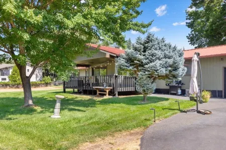 The Shady Knoll - Peace & Quiet near the Rogue River! Отели в г. Шейди Ков