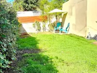 C2-Bungalow Renovated Quite safe Neighbor close to down town LA King-bed!