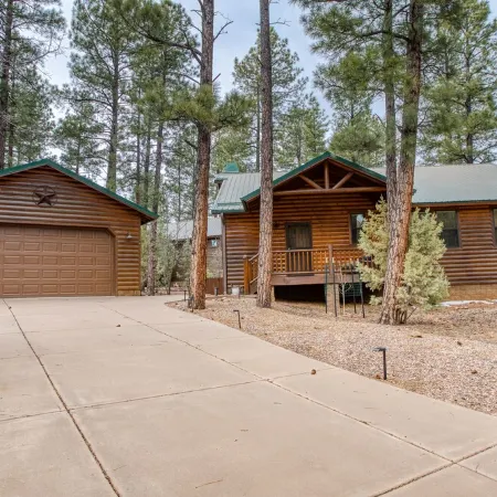 Torreon Cardinal Landing Cabin With Party Garage