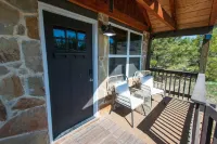 Home on Hills- NEW HOTTUB