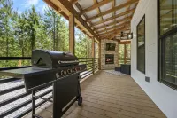 BRAND NEW 1Bed1BATH CABIN SLEEPING 4-5 With HOT-TUB!White Wood