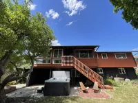 Mid-Century Modern Gem next to Trails, Ski Resorts and Downtown Ogden 오그던 호텔