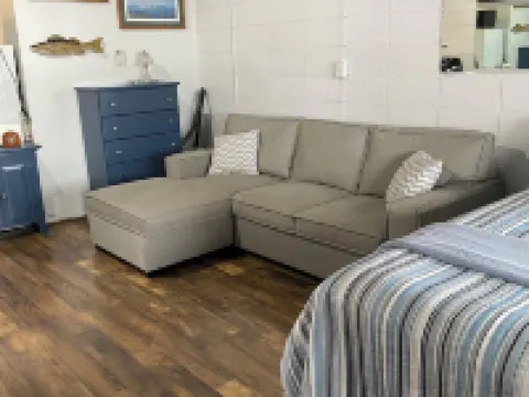 Charming Lakefront Studio Condo Hotels in Laconia