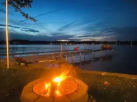 Wampler’s Lake Adorable 3-bedroom Lakefront Cottage 🏡🐟🛶☀️