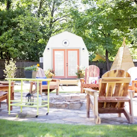 Cozy Farm House located on historic turn-of-the century property. Отели в г. Мена