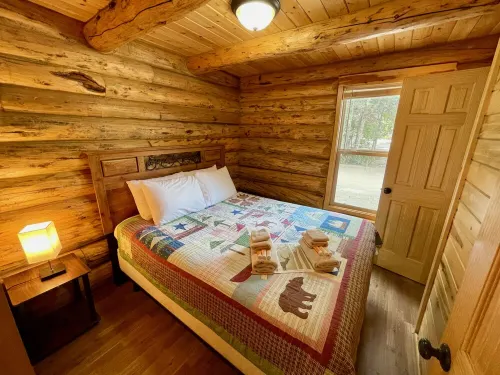 Secluded Creekside Cabin