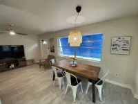 Naples-Vanderbilt beach house <1 mile to beach