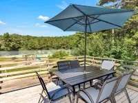 Cape Escape in North Truro. Completely renovated. 1/2 mile walk to the beach. Hotels in Truro