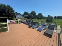 Tranquility Cove Lakehouse. Hot Tub! Family-Friendly, Newly Renovated