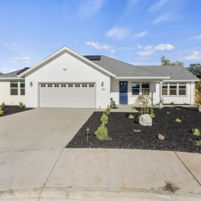 Newly Built Murphy's Modern Retreat Hotel a Murphys