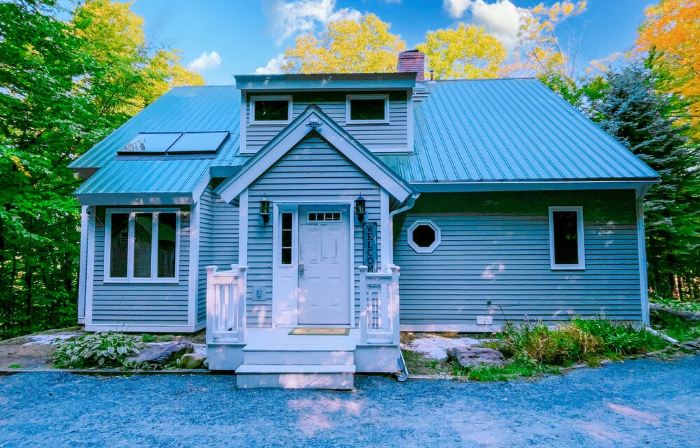 3 Levels w/ Mountain Views, 5 Mins to Stratton Base, Sauna, Firepit, ACs