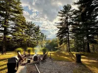 Beautiful Property with Mountain View & Privacy. Near Trails, Eateries & More! Hotéis em Ossipee