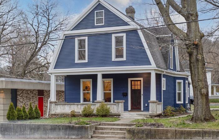 Carillon Cottage - Modern Comfort & Vintage Design