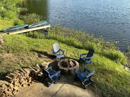 Waterfront on Lake Sunnyside near Lake George!